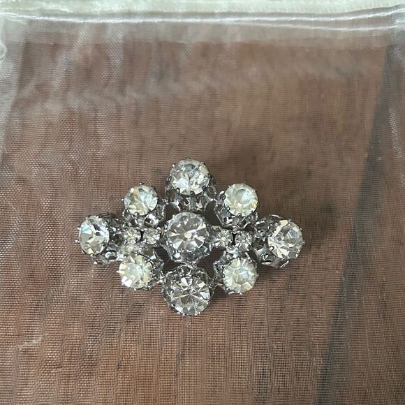 Vintage Elegant Silver Crystal Cluster Brooch Japan - Picture 1 of 4